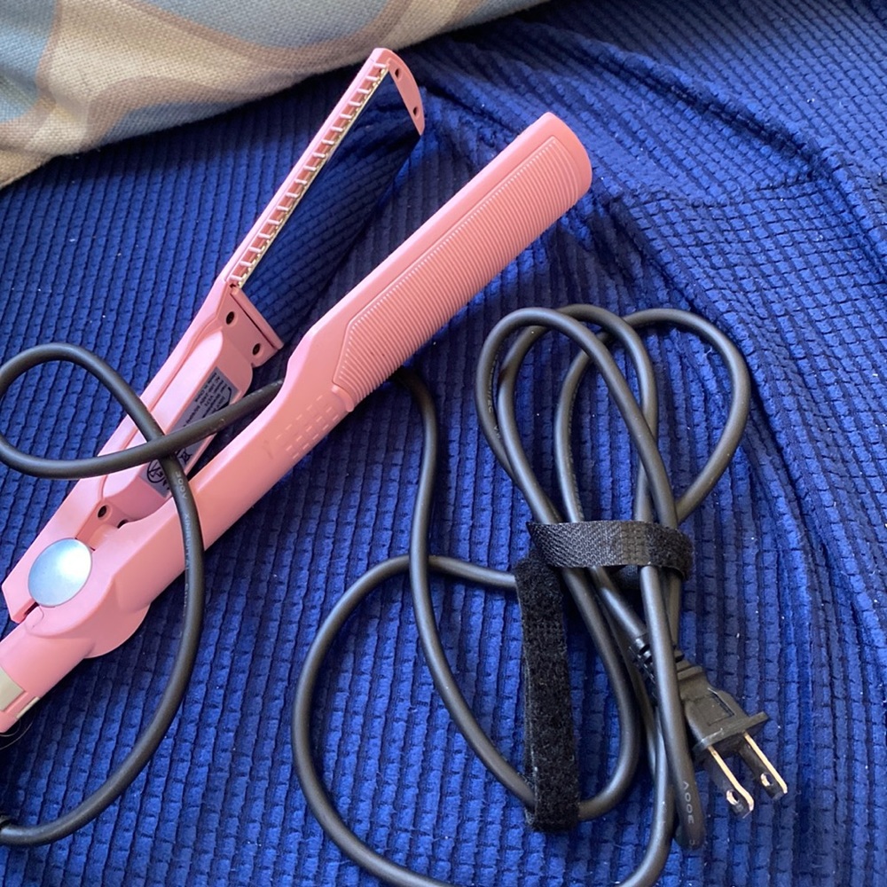 Hair straightener